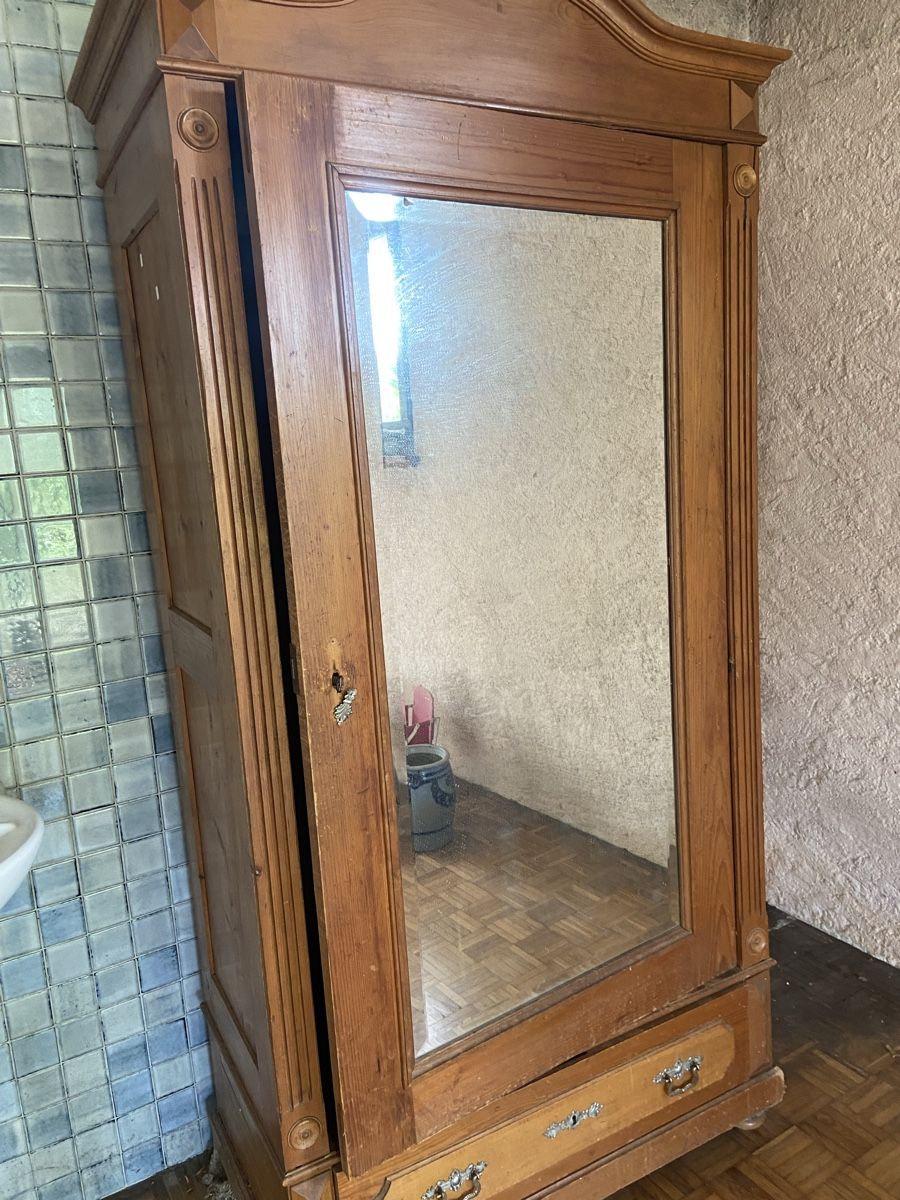 Armoires: Armoire de chambre à glace  – D'occasion à Bevaix par car_fyw5