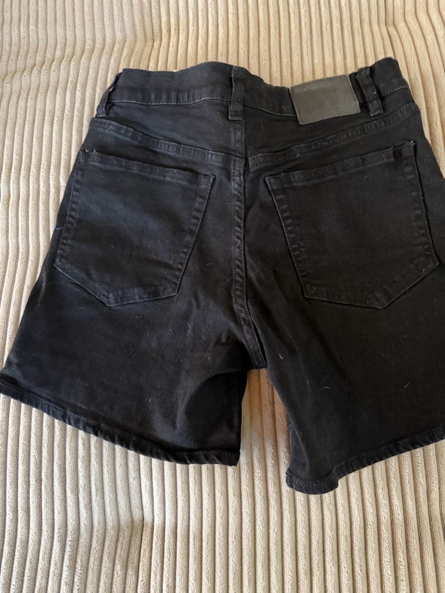 Pull&Bear Pantalons: neuwertige Pull&Bear Shorts Grösse 36 – Neuf (Voir description) à Recherswil par luca_v 2