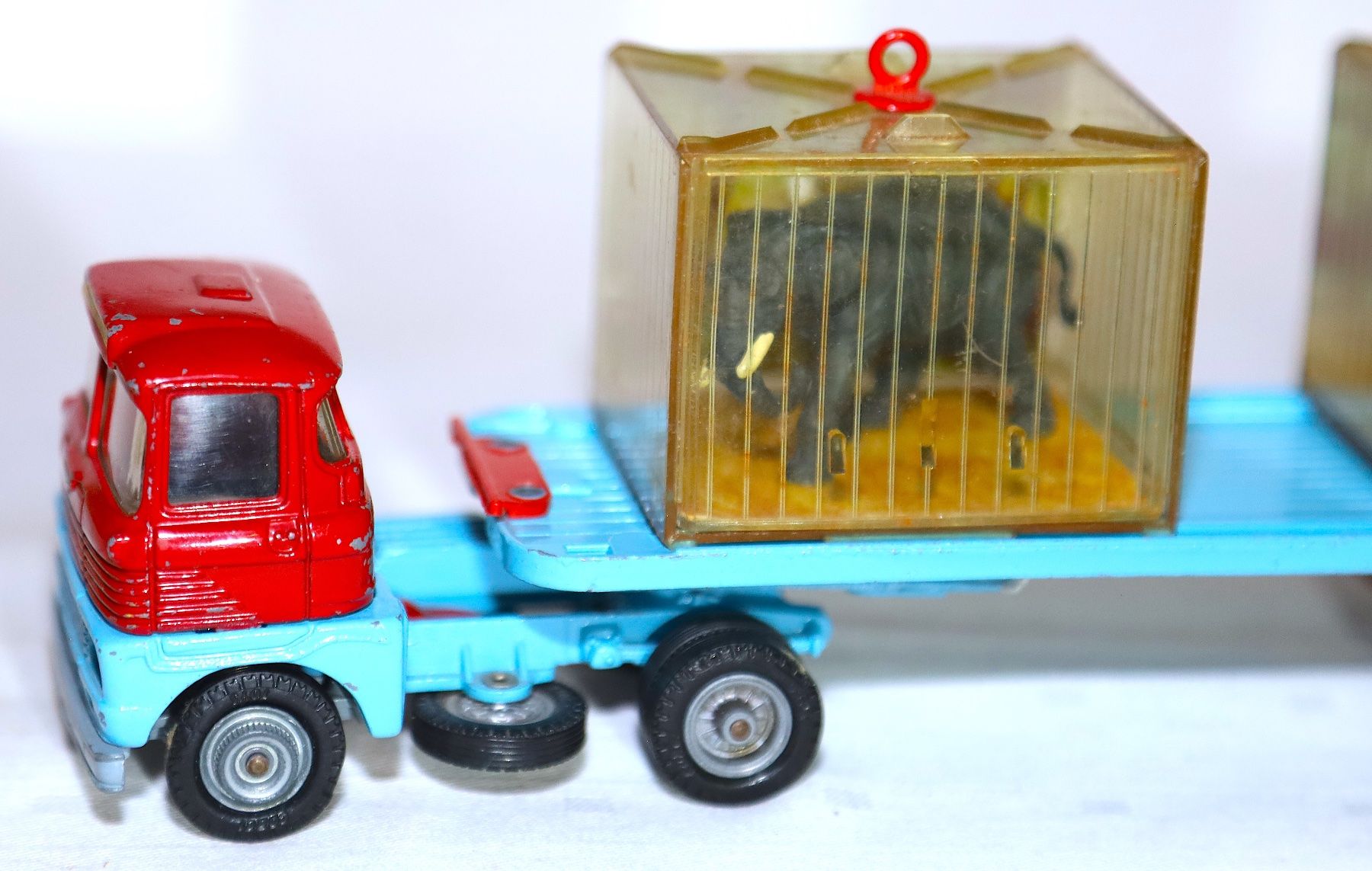 Corgi Toys Modellautos: VINTAGE Corgy Toys LKW CHEPPERFIELDS TIERAUFLEGERTRANSPORTER – Gebraucht aus Ipsach von Merlux 3