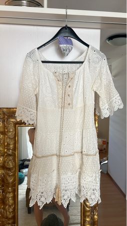 Süsses Boho Sommerkleid mit Spitze und Strieckerei Grösse S