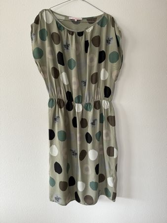 Kleid vom „La Fée Maraboutée“
