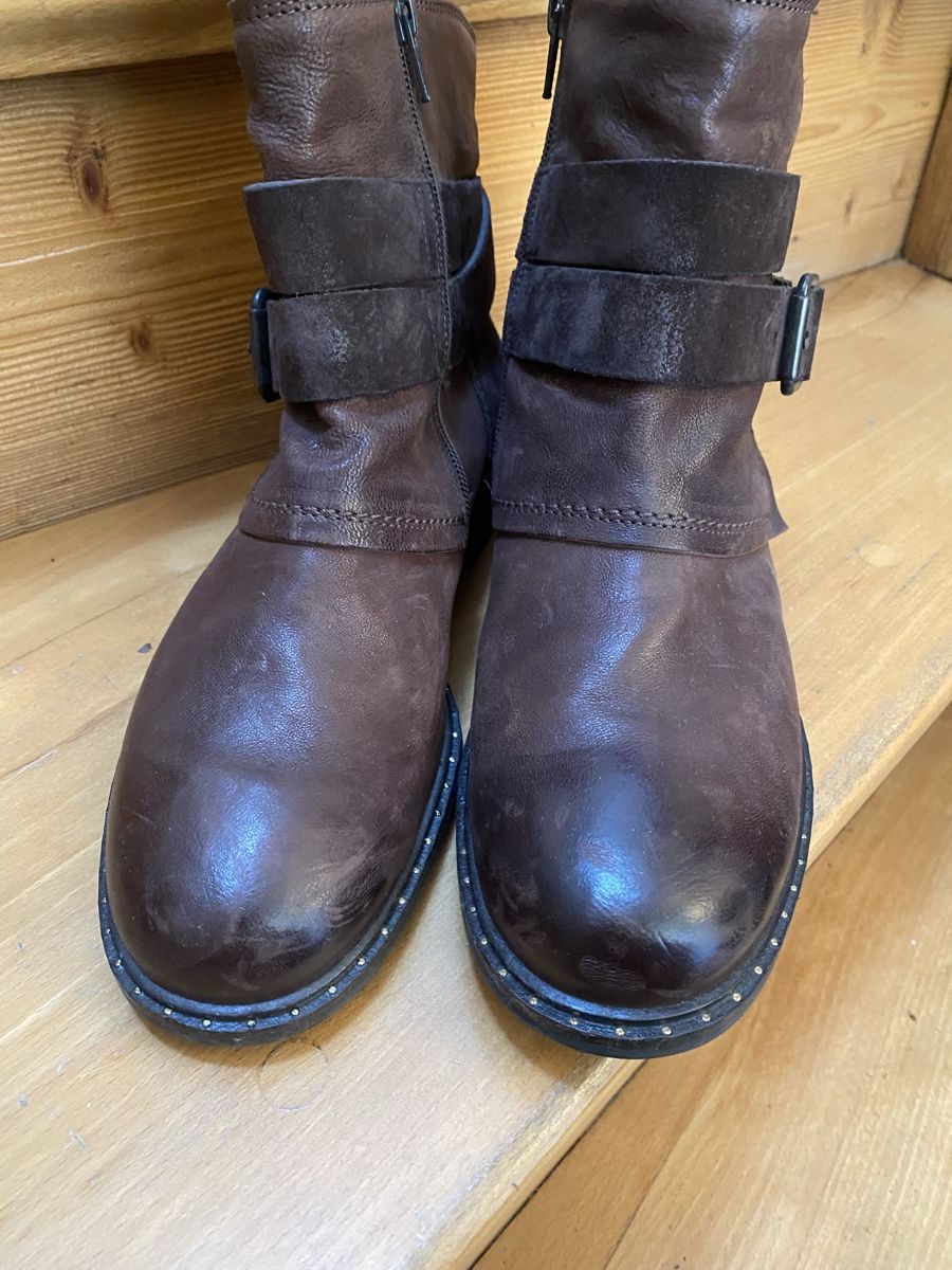 Scarpe da donna: Lederstiefel – Usato da Zürich venduto da nada_o 1
