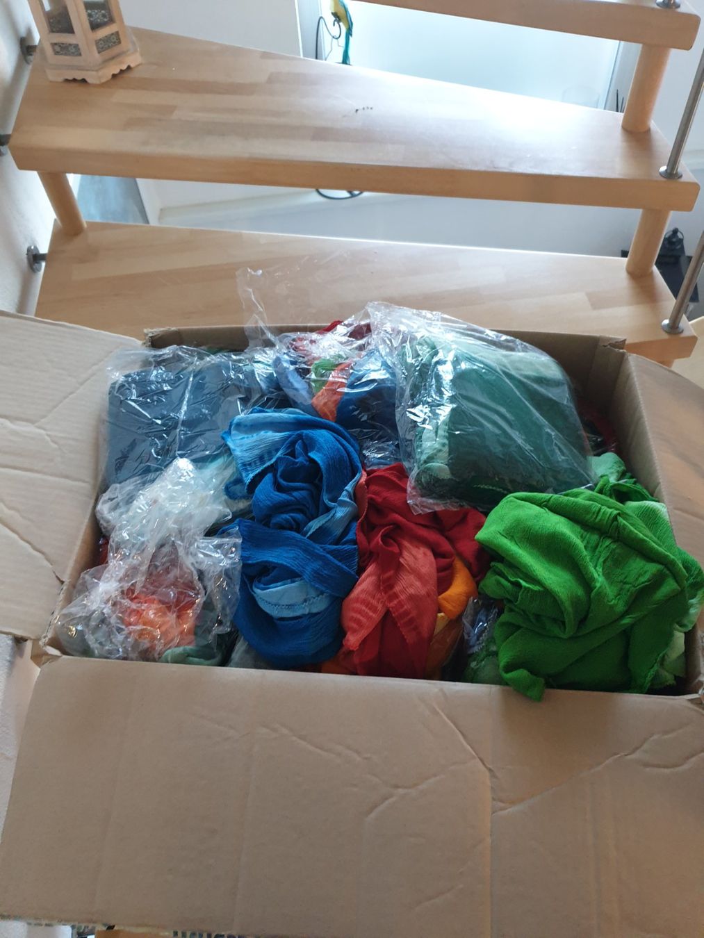 Foulards & écharpes: Foulards – Neuf avec emballage d'origine à Rickenbach LU par trucker.s 1
