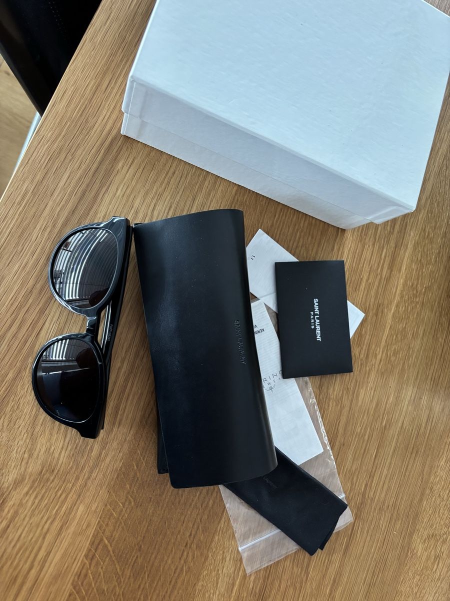 Saint Laurent Occhiali & Lenti: Saint Laurent sunglasses – Nuovo (secondo la descrizione) da Seewen SZ venduto da banzinho