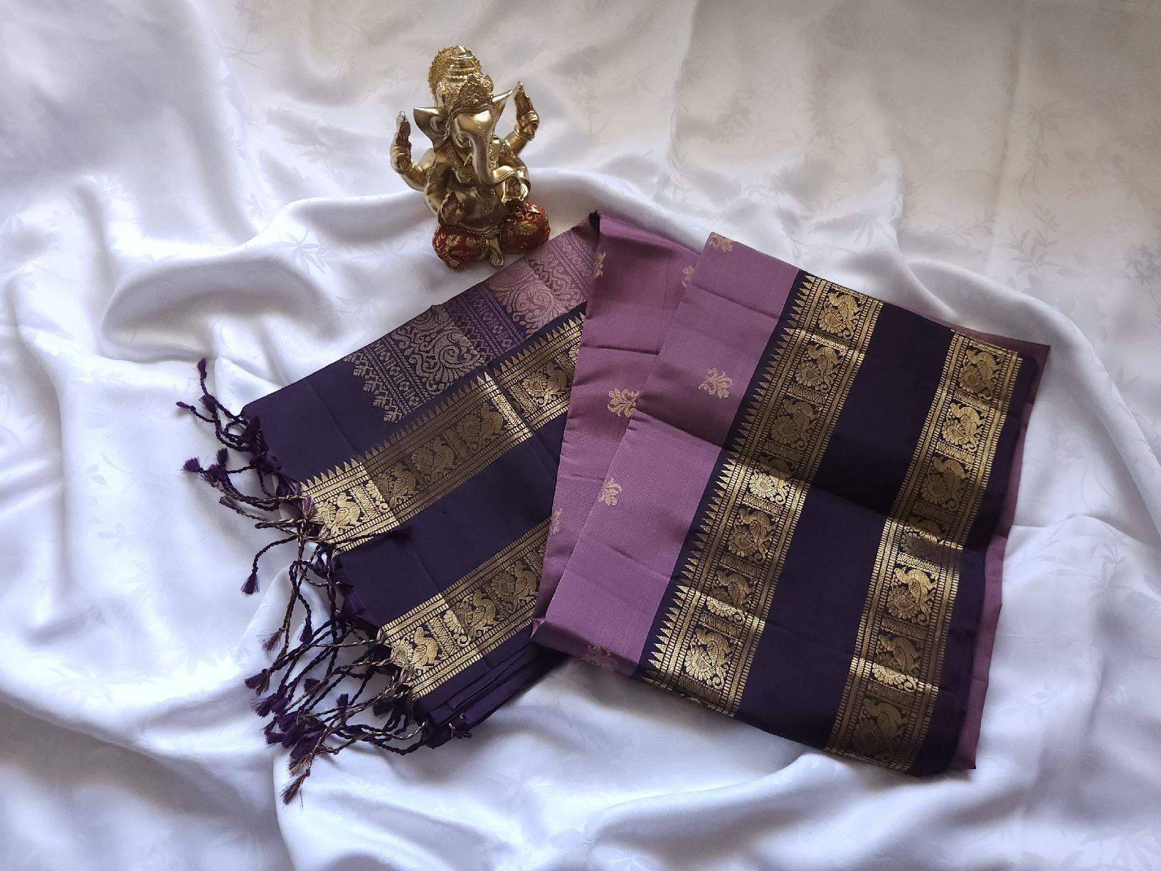Vestiti: Pure soft silk saree NEW – Nuovo e nell'imballaggio originale da Les Acacias venduto da minnie6