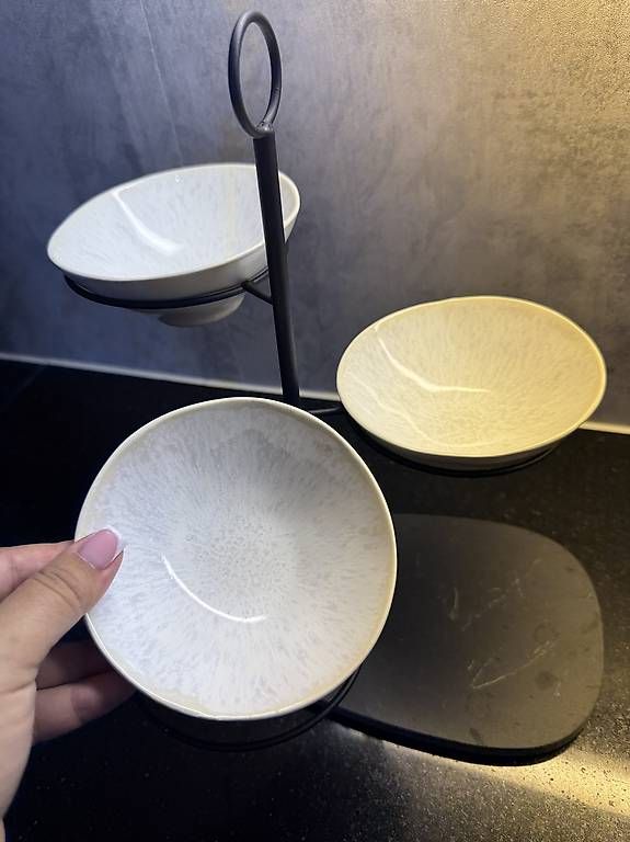 Set di piatti: 3ER SCHALEN-SET MIT STÄNDER – Usato da Winterthur venduto da fij_f65r 1