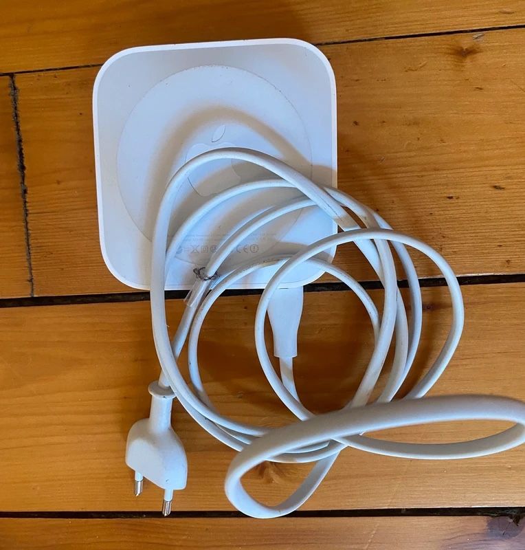 Apple Modem & Router: AirPort Apple Express 2 – Usato da Chiasso venduto da fairy81