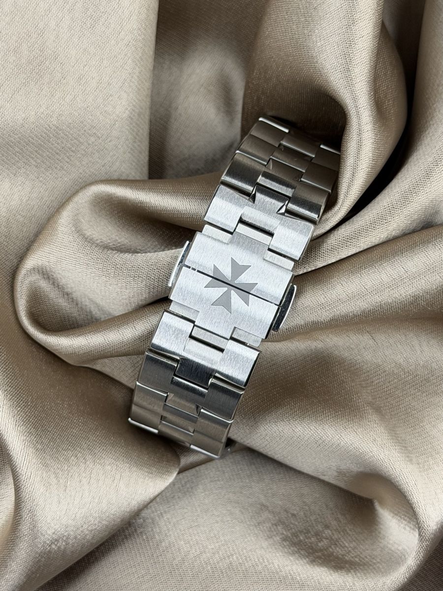 Vacheron Montres: Vacheron Constantin Overseas – Neuf (Voir description) à Nyon par Lunas_Watches 2