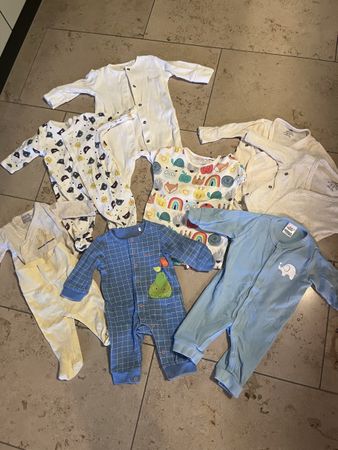 Grosses Baby Kleiderset Gr. 50/56