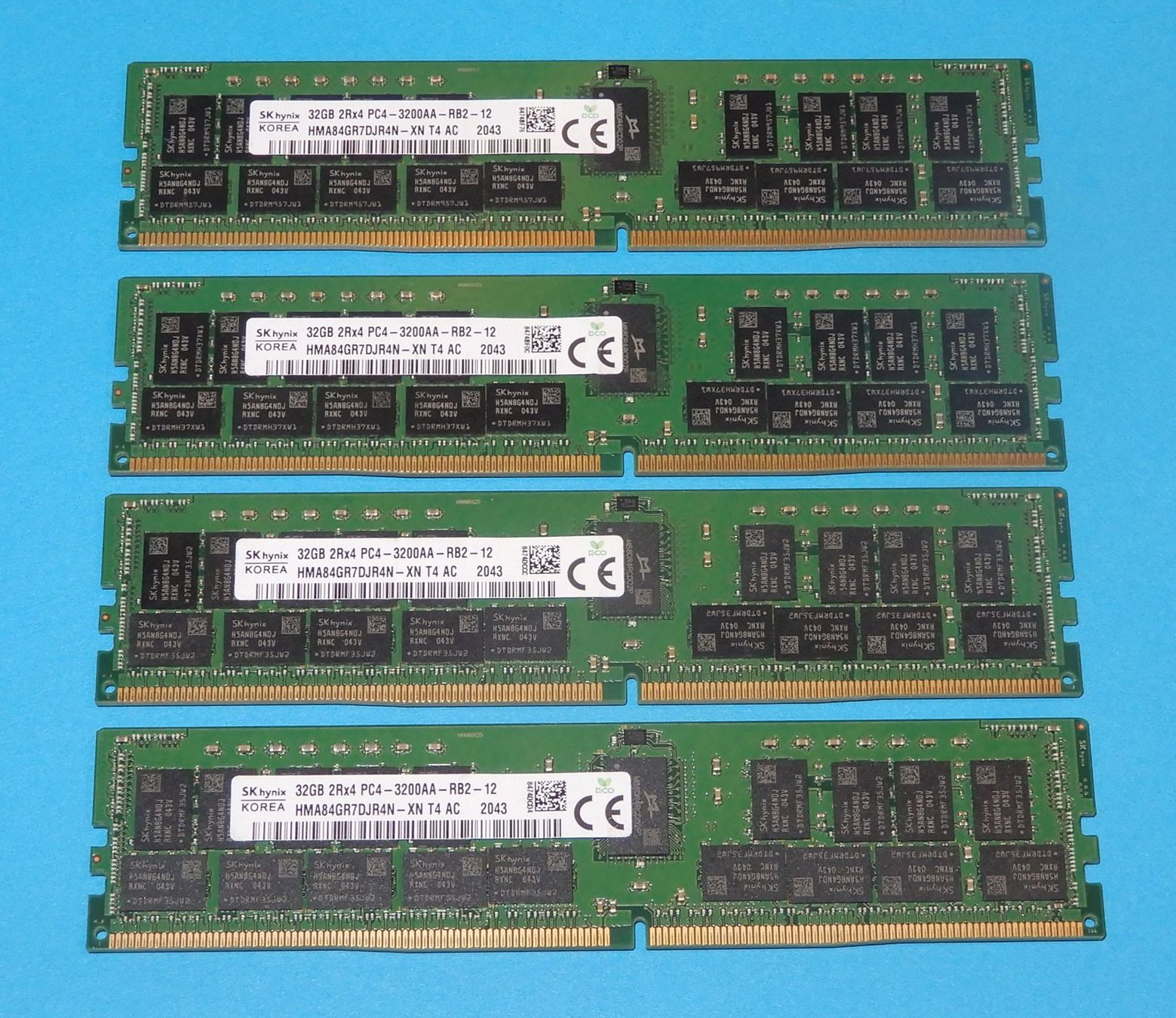 Mémoires / RAM: SKhynix 4x32 GB PC4-3200AA Server Memory – D'occasion à Bern par compischop