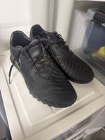 Nike Fussballschuhe schwarz für Rasen gebrauchter Zustand