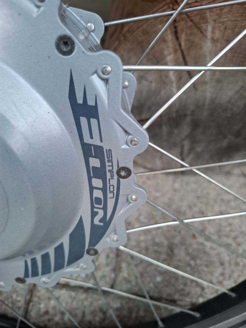 Pneus & Roues: Ebike Hinterrad mit Akku – Défectueux à Balterswil par schnecke89 1