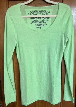 Pistaziengrüner Wollpullover Witty Knitters