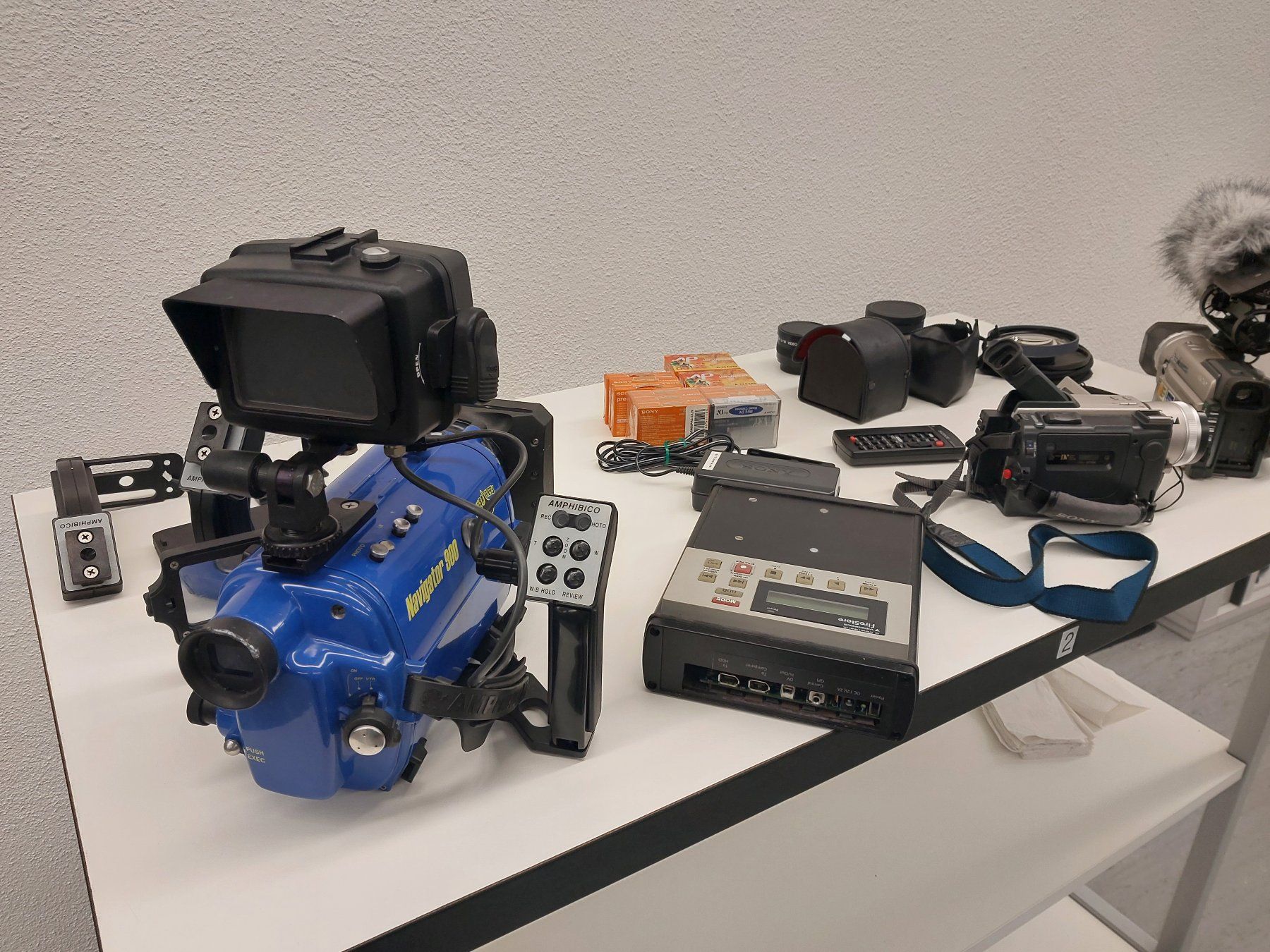 Lampen & Fotografie: Sony DV Unterwasser-Kamera Set – Defekt aus Opfikon von Fighty 4