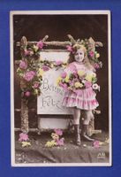ENFANT - Jeune fille et fleurs