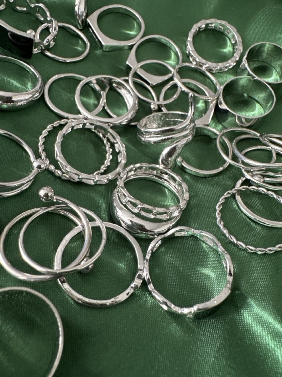 Anelli: 35 Stk. Silberfarbene Ringe Set, Modeschmuck – Nuovo (secondo la descrizione) da Dietikon venduto da vithya88 1