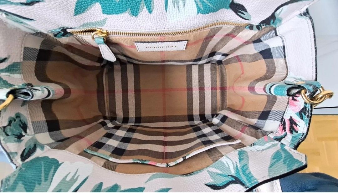 Burberry Borse da donna: Original Burberry Special Eddition Ledertasche – Usato da Liestal venduto da Mas-Y-Mas 8