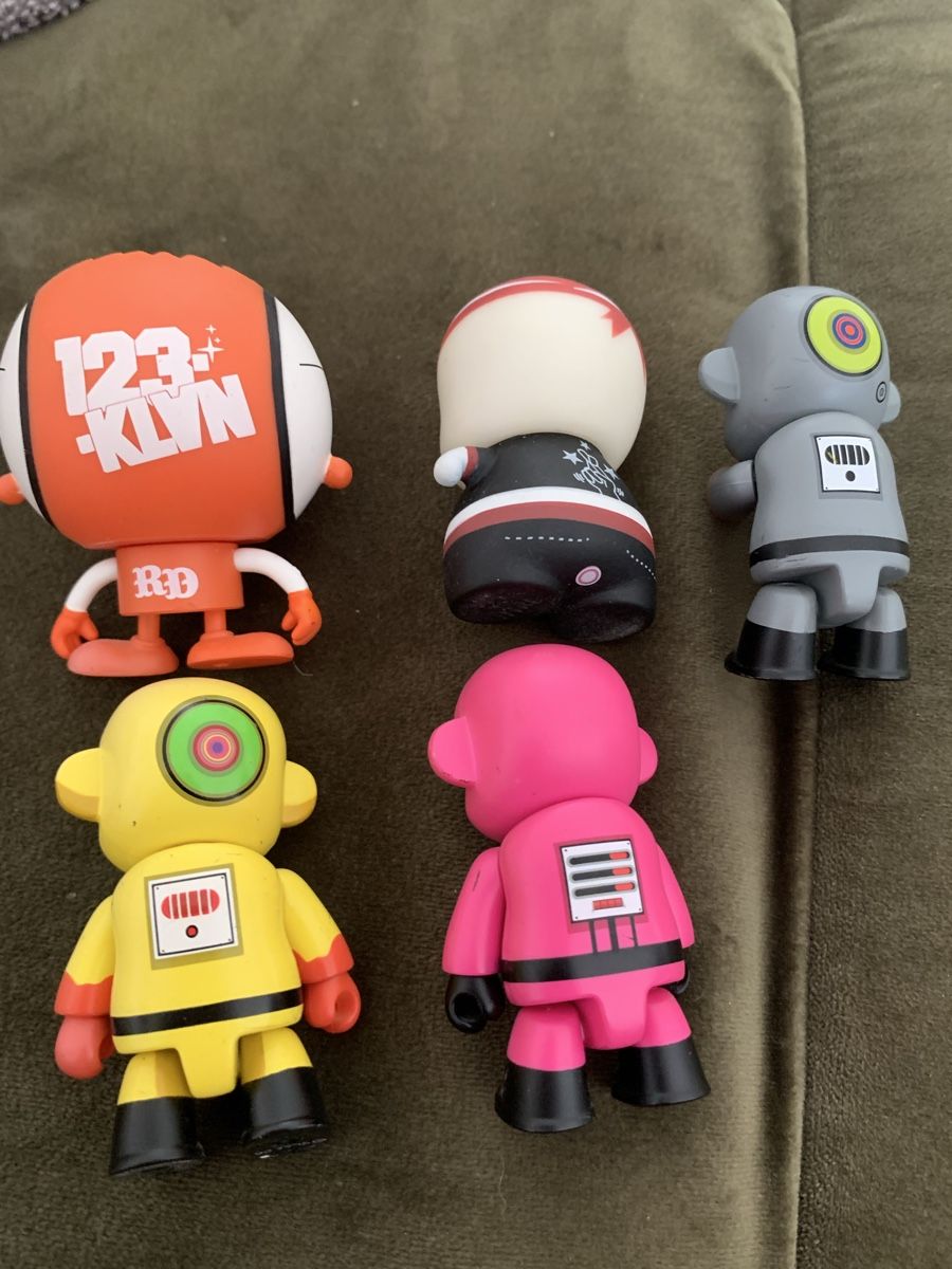 Statuette: 5x ART/ Designer- Toy (Spacebot etc.) – Usato da Günsberg venduto da MorningEgg22 1