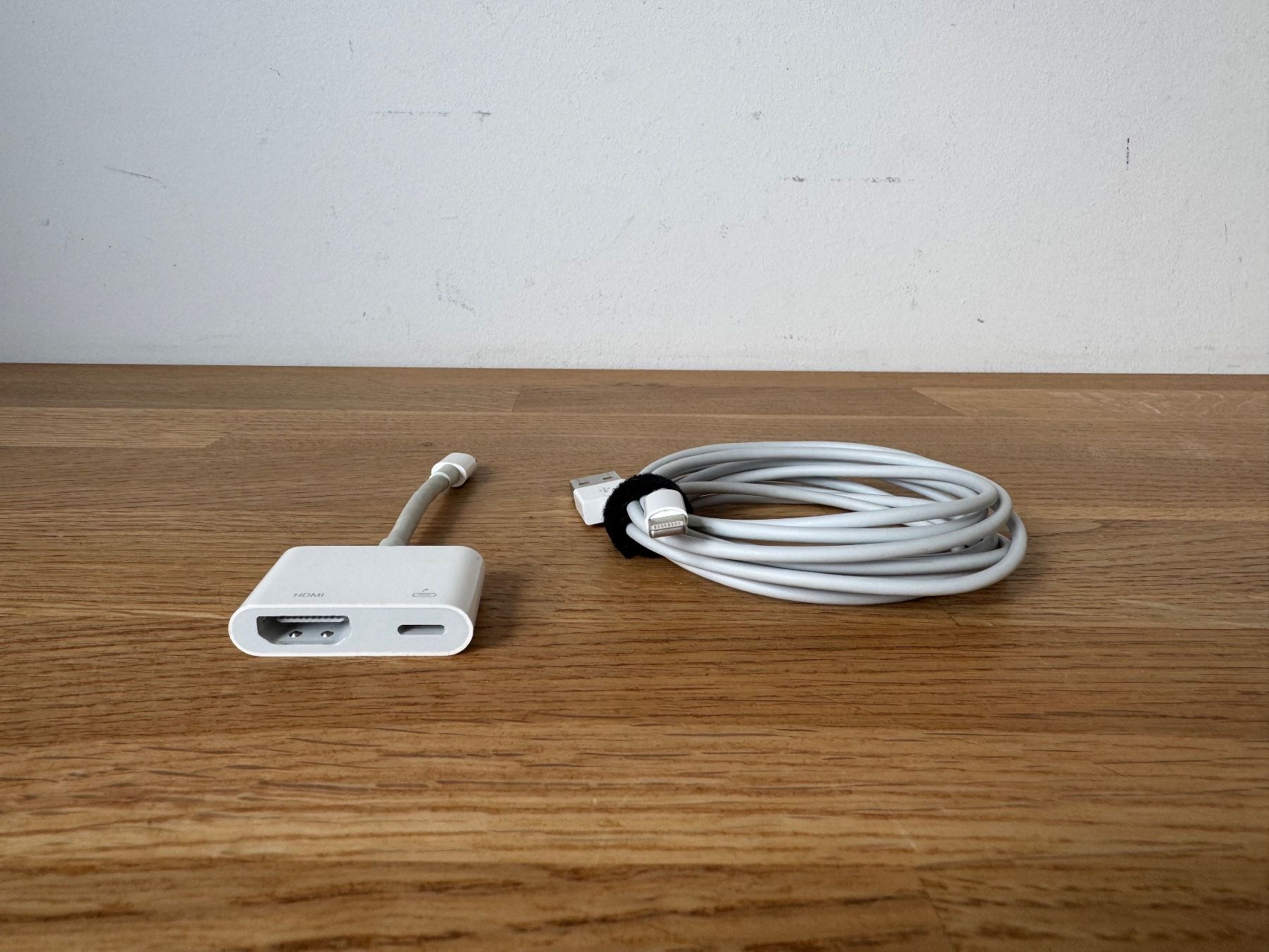 Apple Adapter: Apple Lighting to HDMI Adapter + Lighting zu USB A Kabel – Gebraucht aus Bern von user_egghz2 1