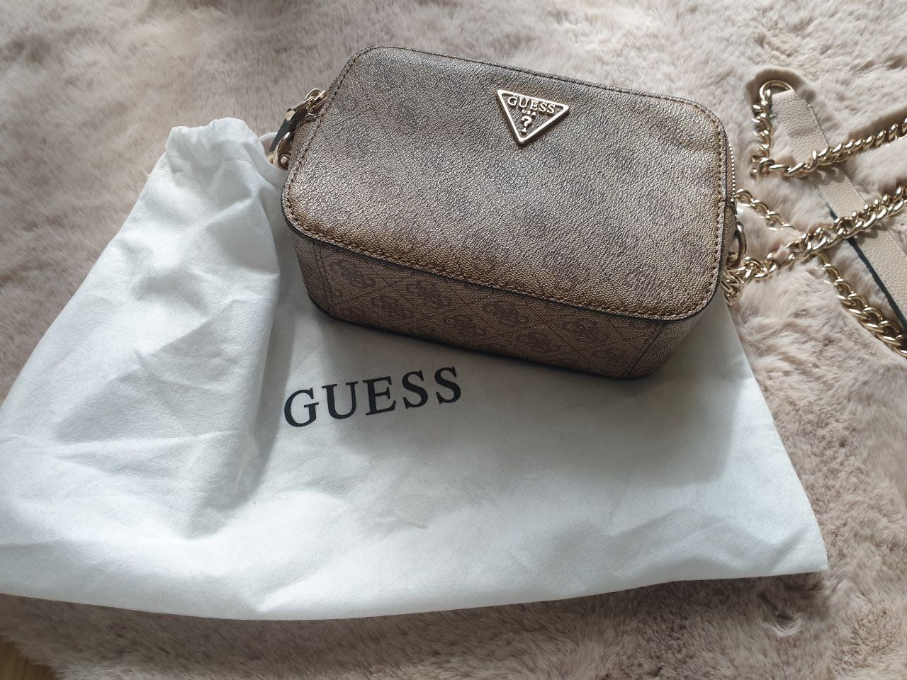 Guess Borse da donna: Sac à main Guess – Nuovo (secondo la descrizione) da noes venduto da kri_g7m6