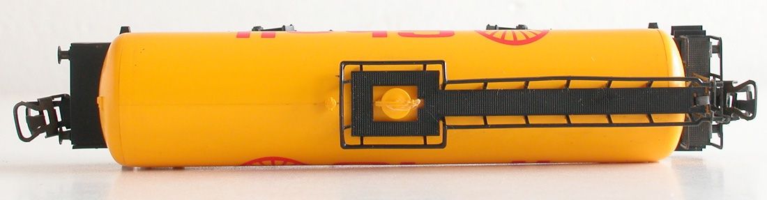 Märklin Modellini di ferrovie: Märklin Kesselwagen der DB Shell Spur H0 – Usato da Oberwil BL venduto da Klang 4