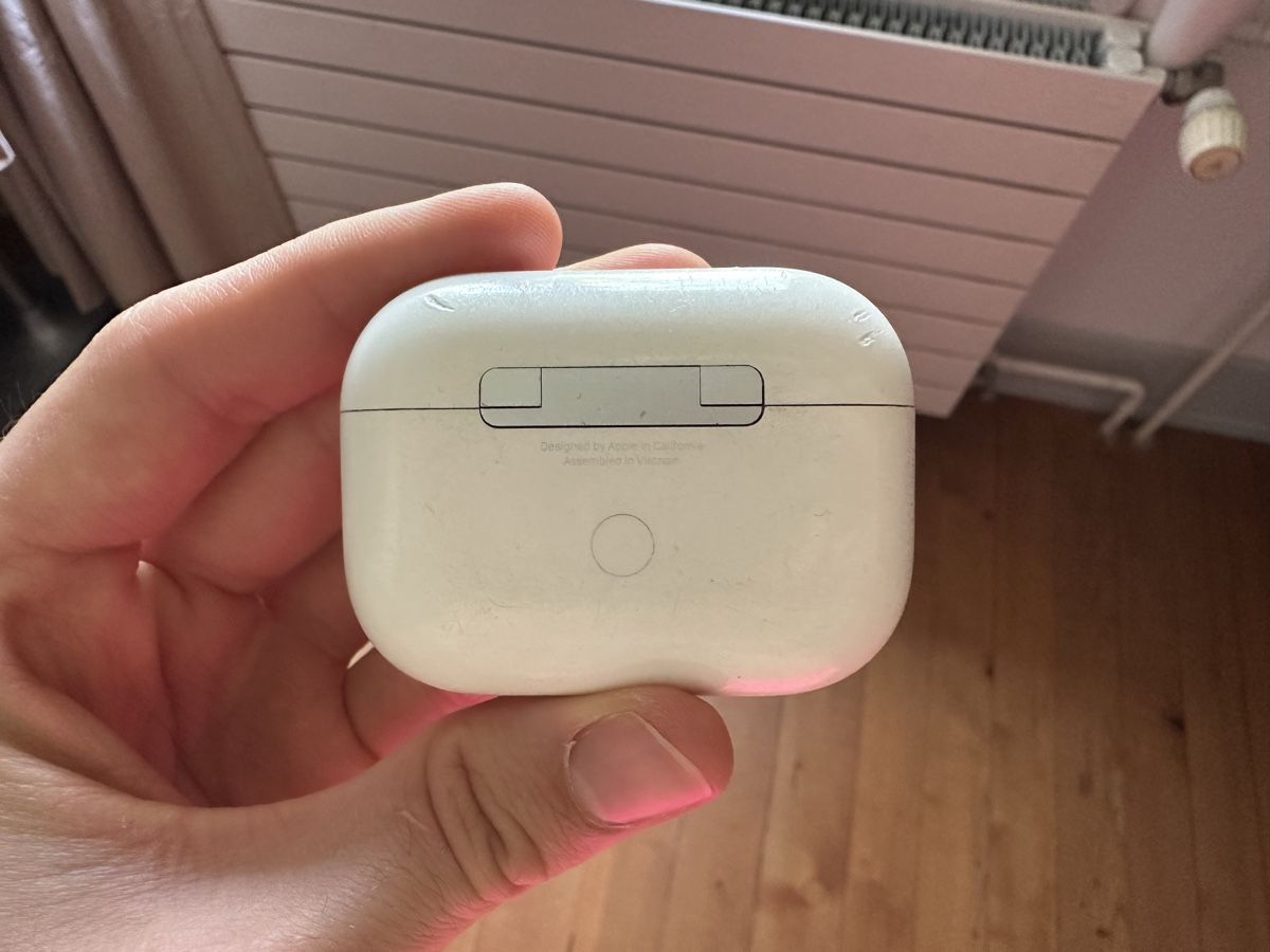 Apple Kopfhörer: AirPods Pro Defekt – Defekt aus Kriens von Brunneti 1