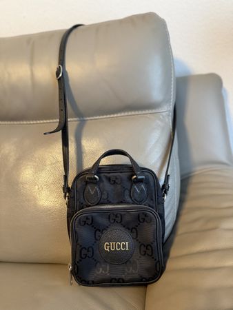 Sacoche Gucci noir logo GG  