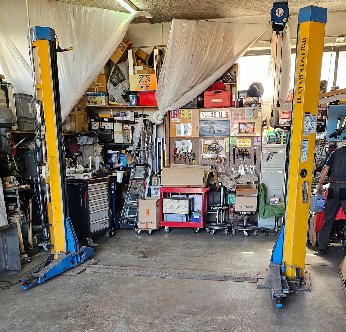 Piattaforme elevatrici & Crick: Autolift mit 2 Säulen – Usato da Hofstetten ZH venduto da Maya_K