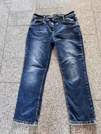 Cecil straight leg Demin Jeans Gr. 34/30