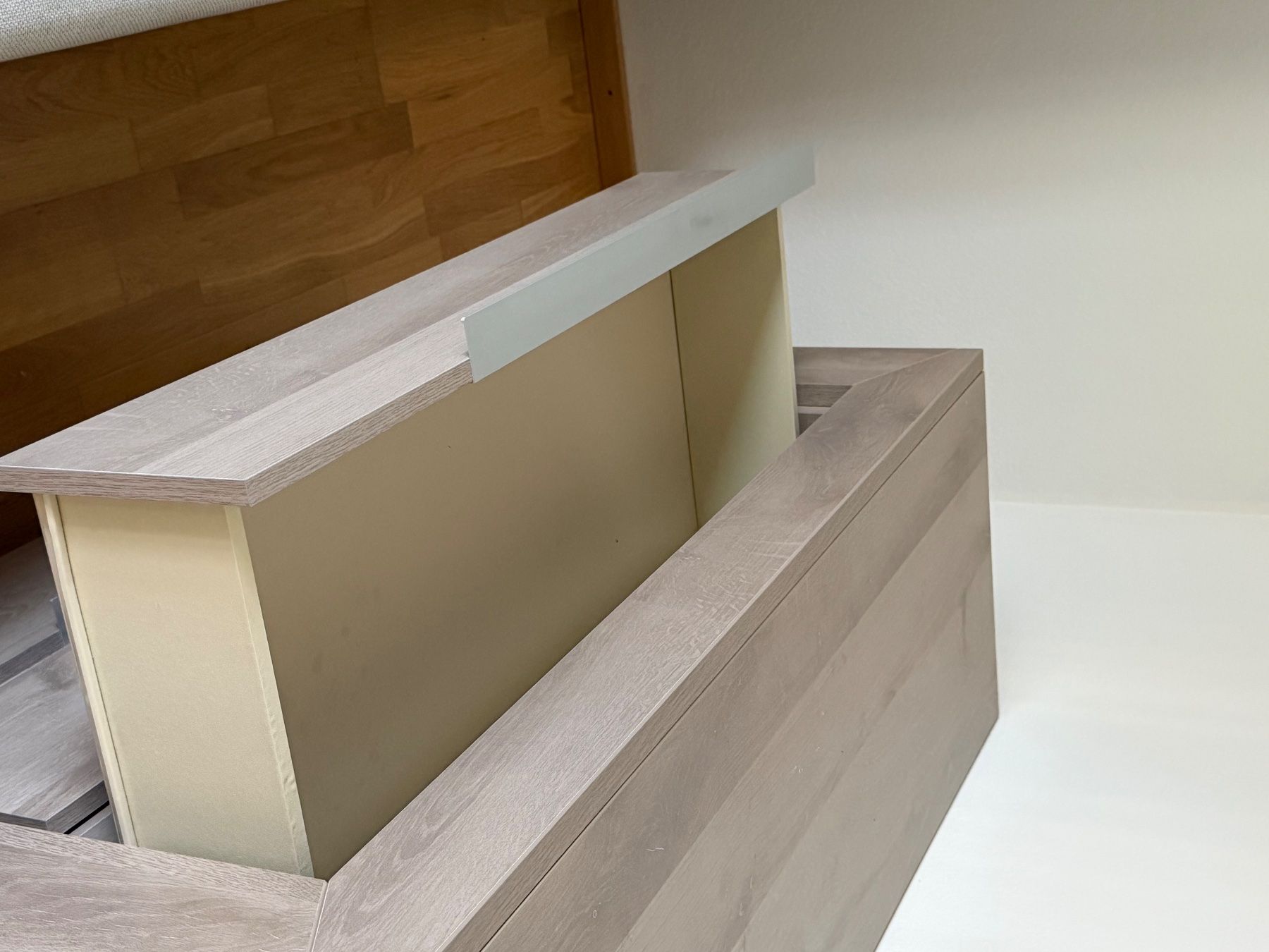 Livique Cassettiere: Kommode Holzoptik 3 Schubladen guter Zustand – Usato da Zürich venduto da Zuzana82 2