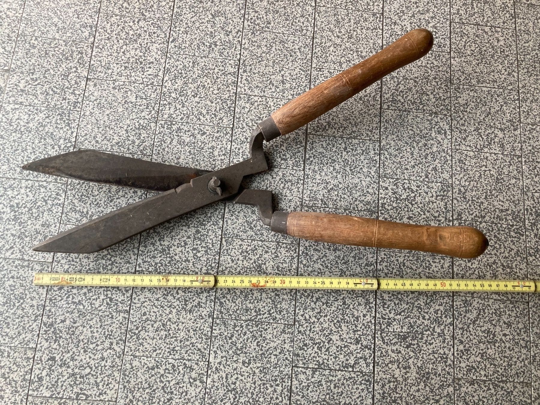 Tutti gli attrezzi: 2 antike Heckenscheren – Usato da Sargans venduto da Pacor 2