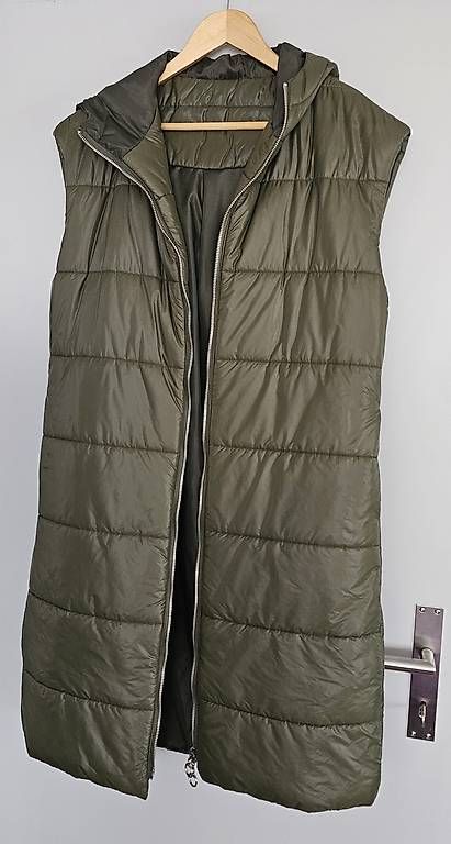 Gilet & Giacche senza maniche: Lange Weste mit Kapuze - neuwertig – Nuovo (secondo la descrizione) da Galgenen venduto da jen_v552