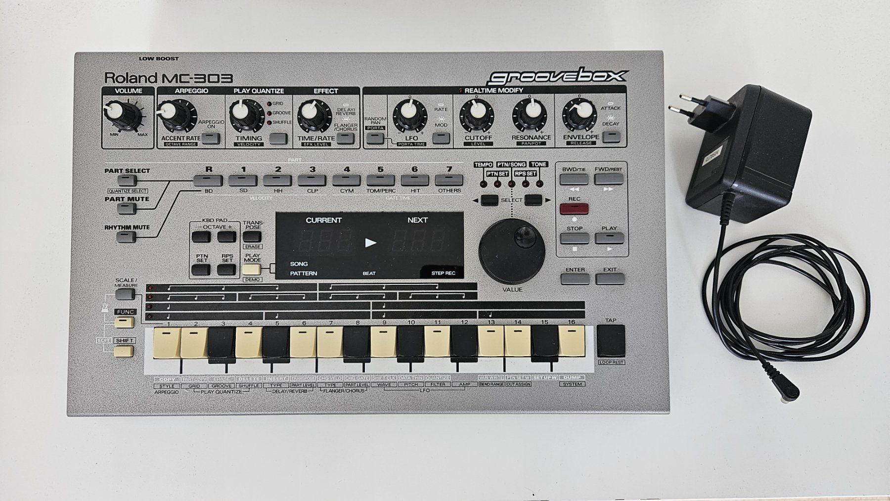 Strumenti musicali: Roland MC-303 Groovebox – Usato da Winterthur venduto da Joggler 1