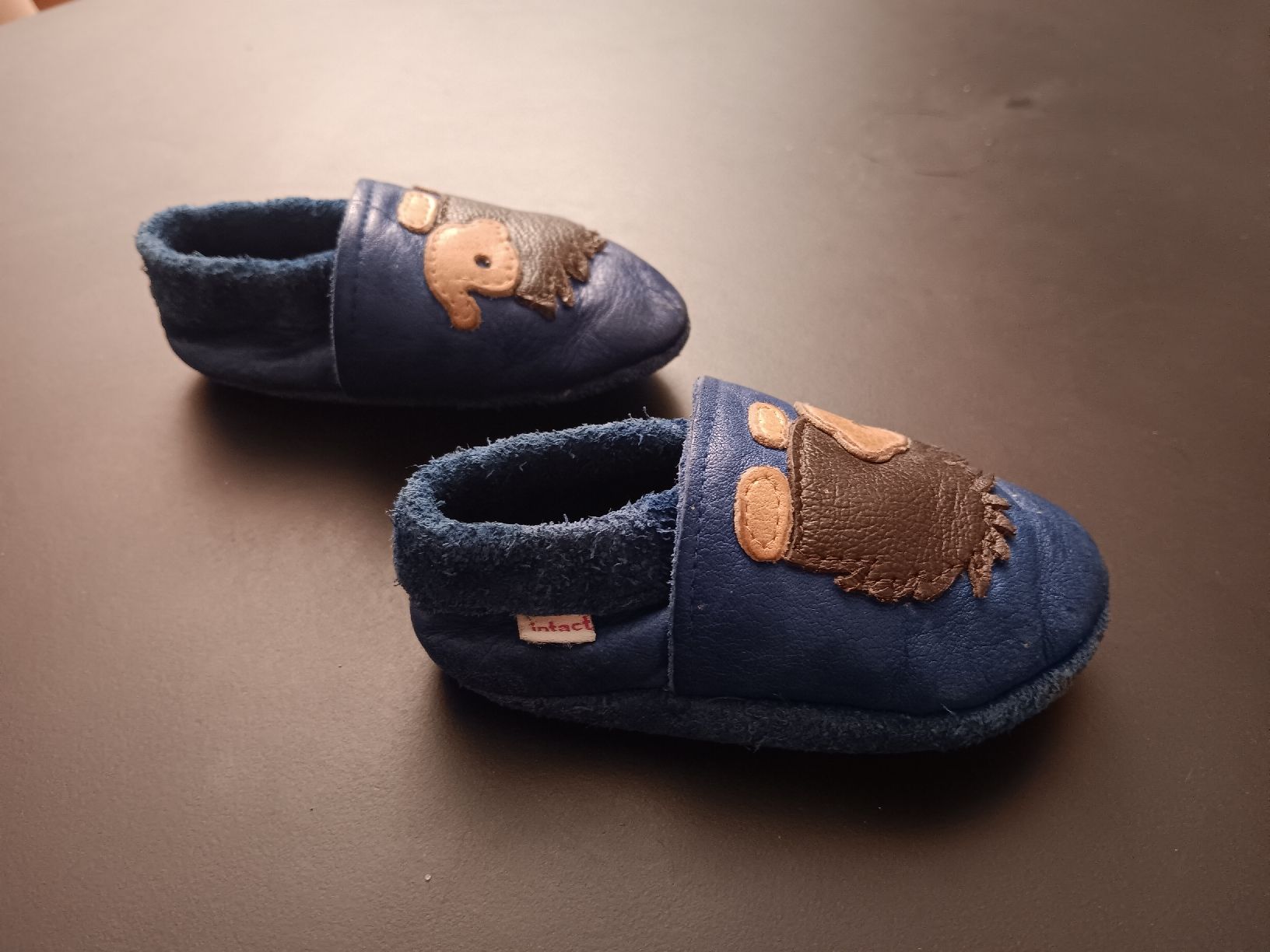 Scarpe per ragazzi: Pantoufles en cuir pour bébé taille 18-19 – Usato da Lausanne venduto da Grabock 2