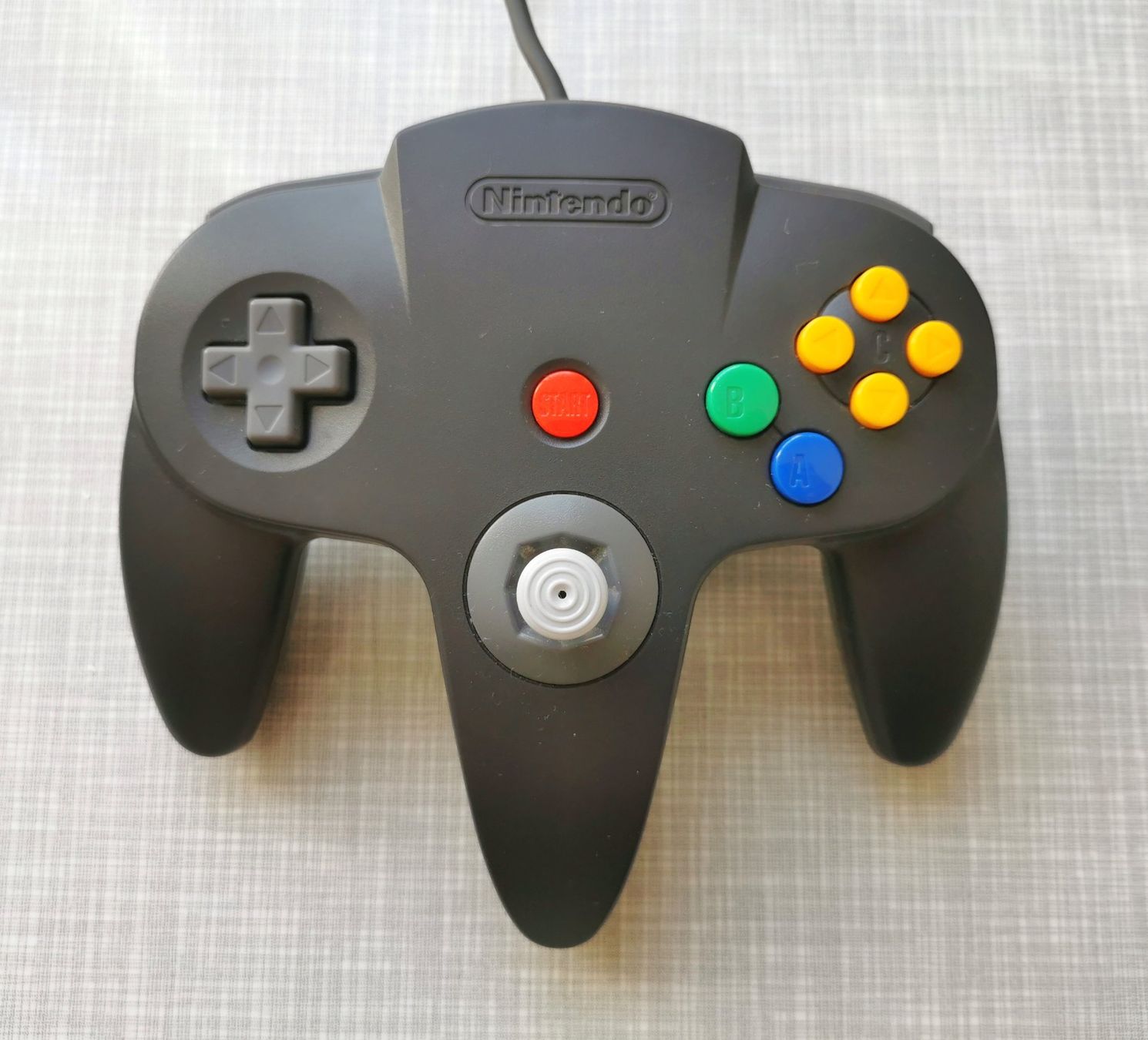 Nintendo Controller: Nintendo 64 Controller - Schwarz – Usato da Basel venduto da Scarrabus