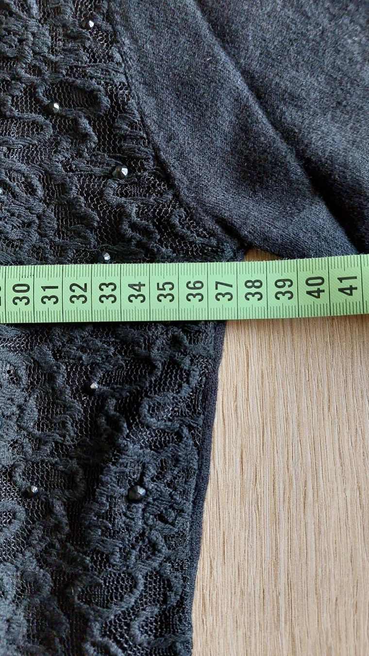 Giacche: Damen Strickjacke mit Spitze, selten getragen – Usato da Zollikofen venduto da Blackie 4