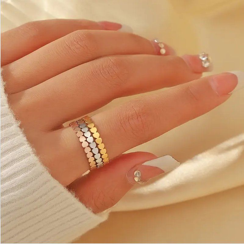 Ringe: 18k vergoldete Herz Ring Set - Trendiger Schmuck – Neu und originalverpackt aus Glattbrugg von majuska01