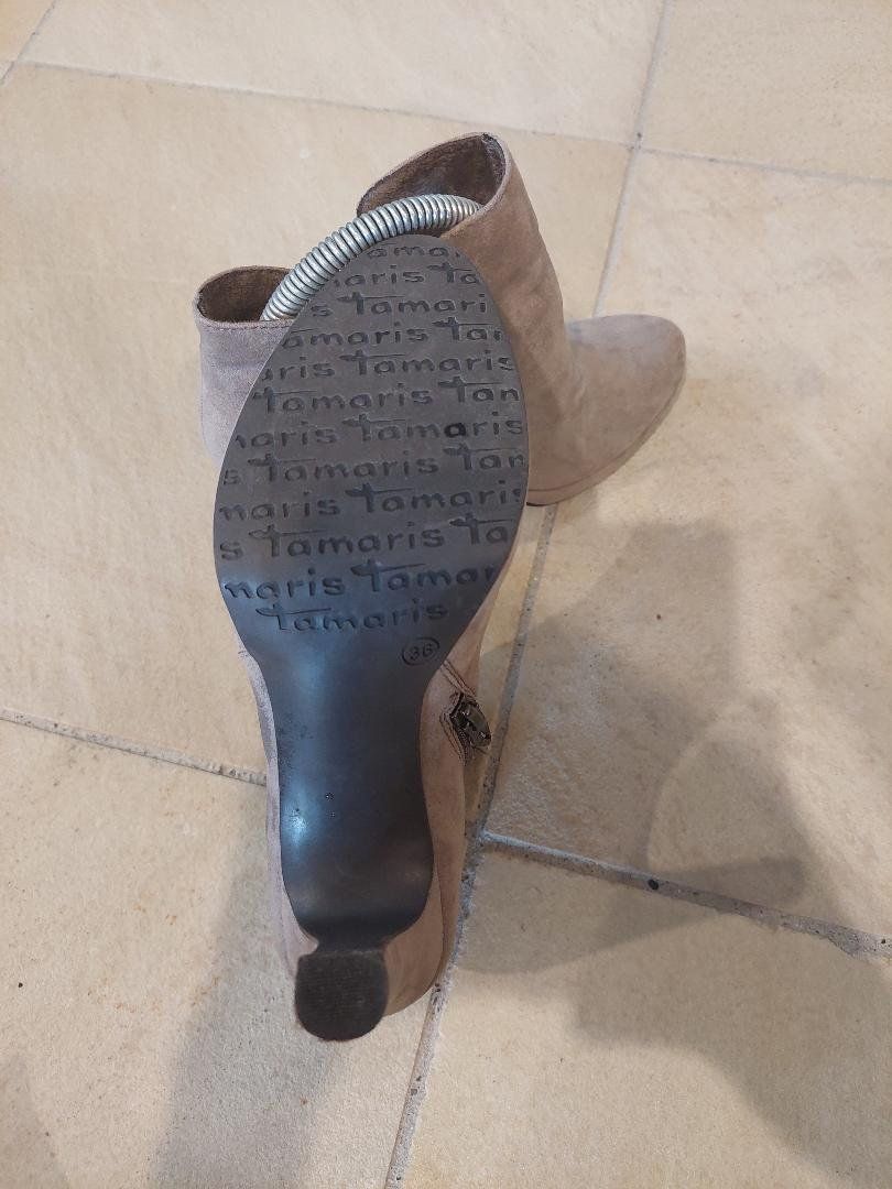 Tamaris Scarpe da donna: Boots – Nuovo (secondo la descrizione) da Holderbank AG venduto da lynno4 3