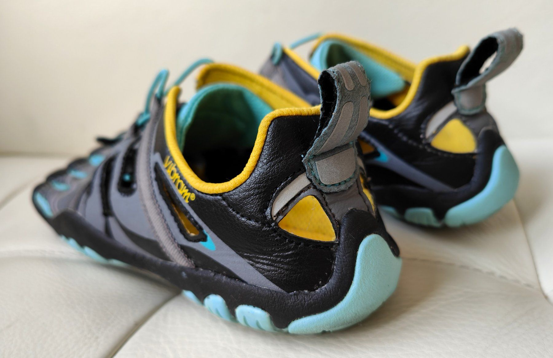 Vibram Damenschuhe: FIVEFINGERS Zehenschuhe Damen Gr. 38 – Gebraucht aus Lachen SZ von PizBuin35 2