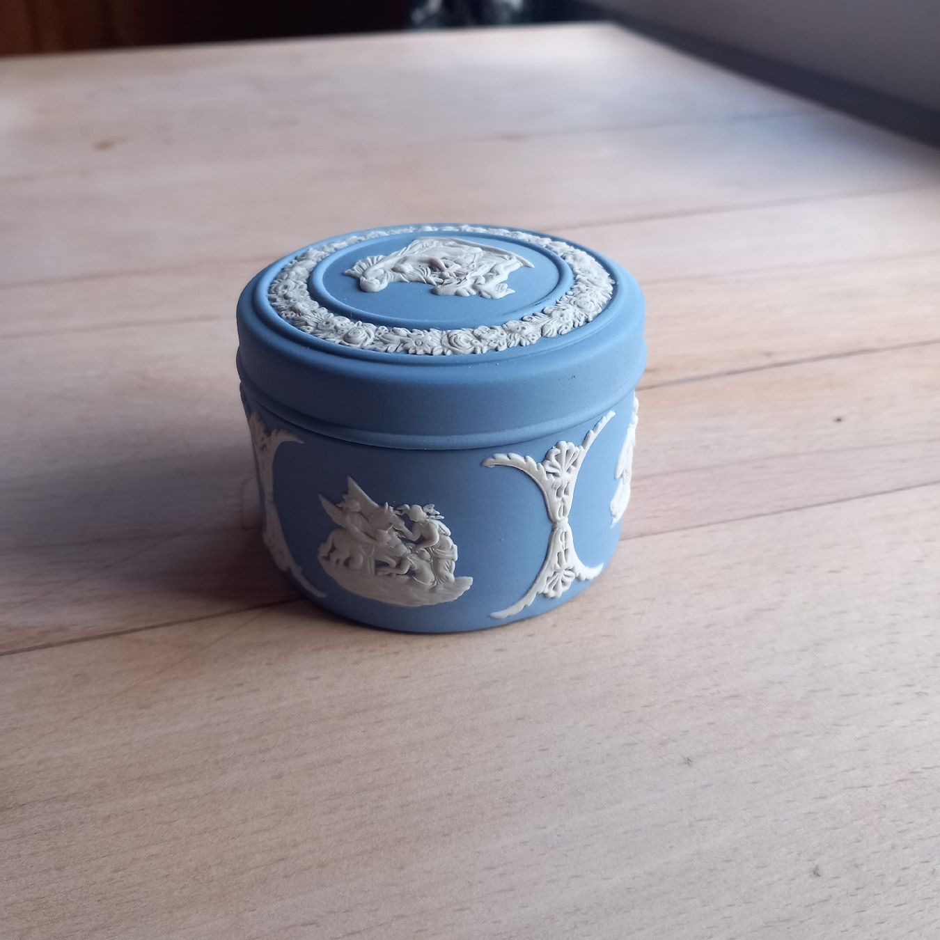 Zuccheriere: Hübsche Wedgwood Dose, Schmuckdose – Usato da Ebnat-Kappel venduto da blazzi 3