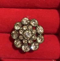 Ring mit Strass, Blumenform