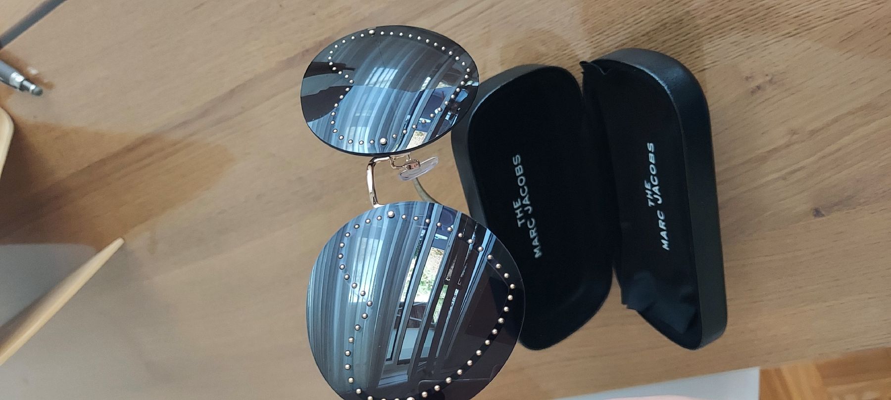 Marc Jacobs Occhiali & Lenti: Marc Jacobs Sonnenbrille Herzform mit Nieten – Nuovo e nell'imballaggio originale da Winterthur venduto da ann_7lxx 4