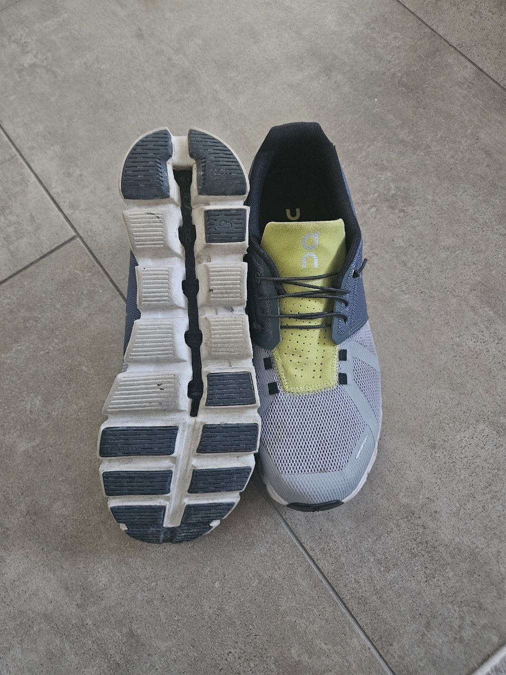On Chaussures hommes: ON Schuhe Gr 45 – D'occasion à Wolfhausen par swi_2lbv 1