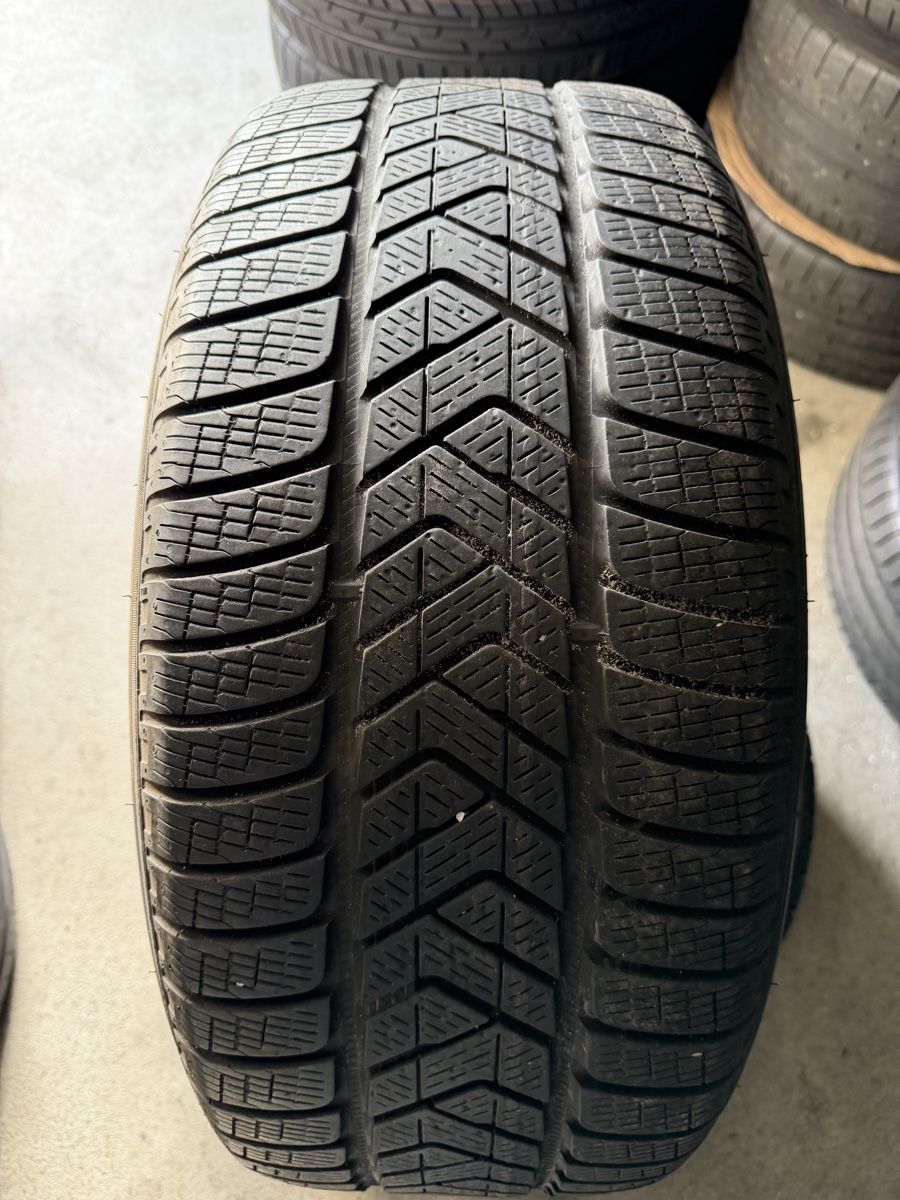 Pneus & Roues: 255/55R18 Winterreifen – D'occasion à Aristau par 020214 1