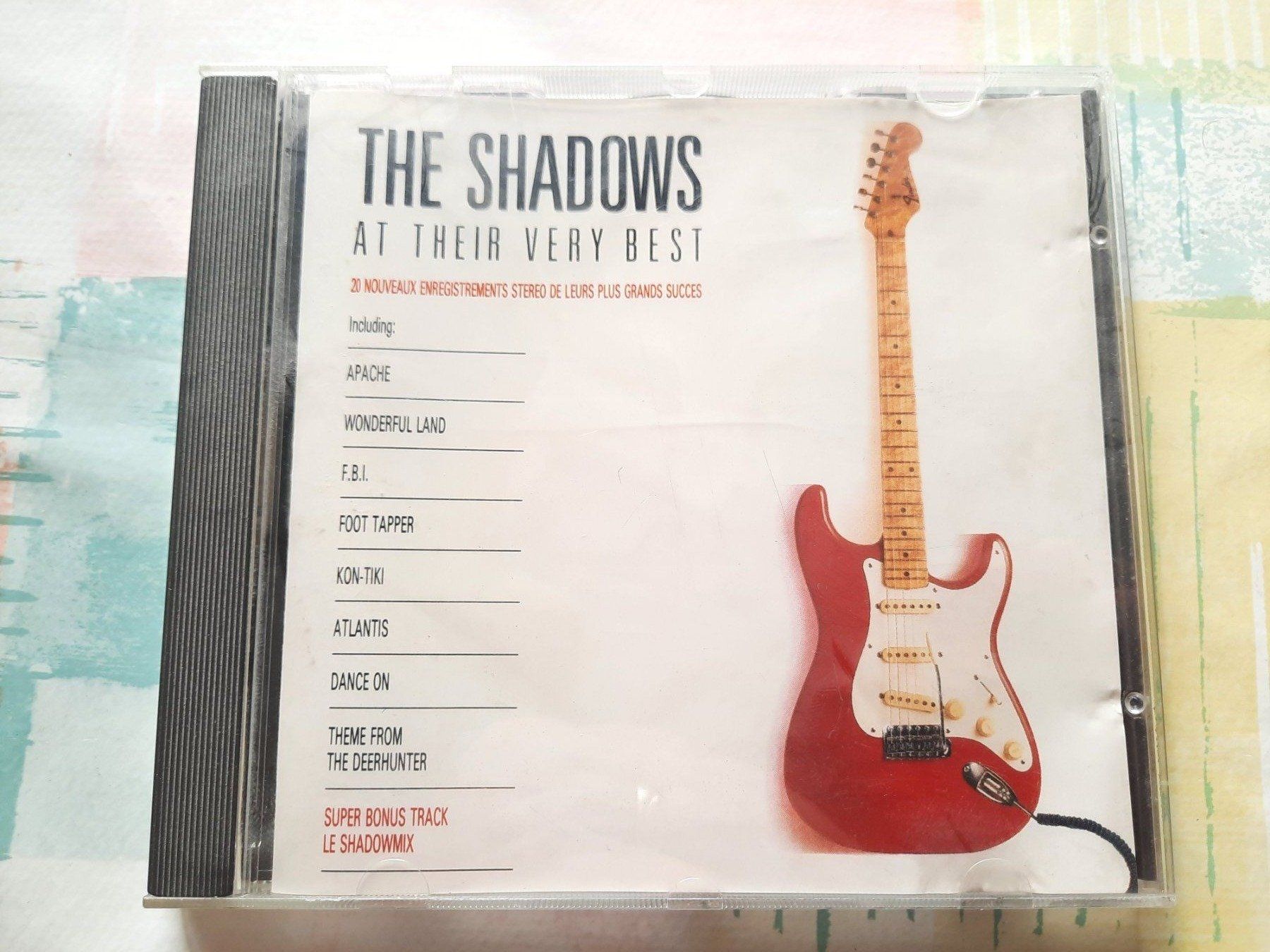 CD: Cd The Shadows at their very best – Usato da Pully venduto da bro_n52j