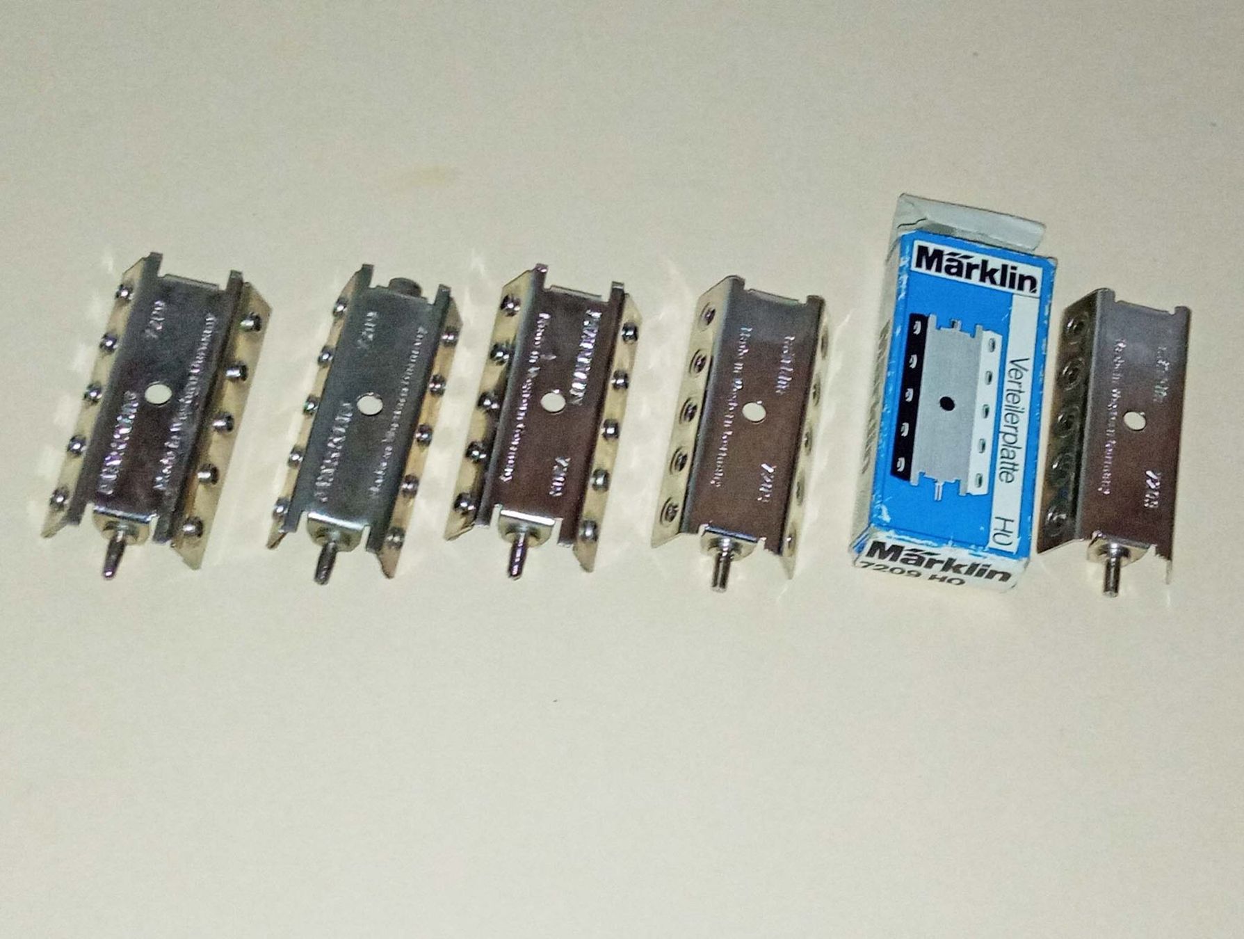 Märklin Modellini di ferrovie: Märklin 7209 Verteilerplatten – Usato da Riazzino venduto da bertowe 1
