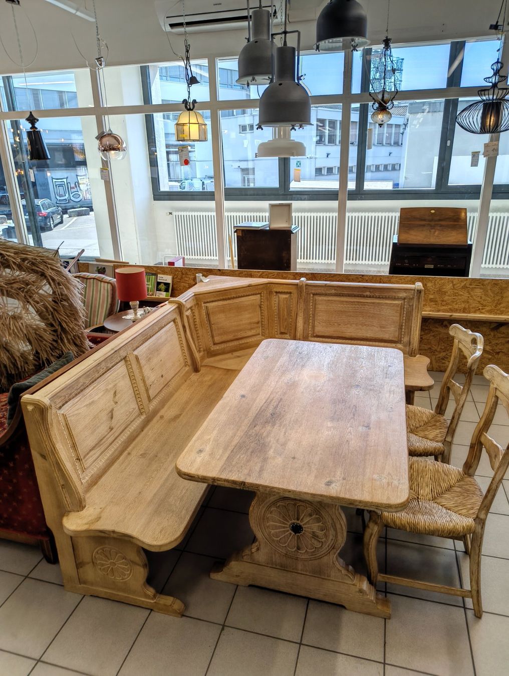 Set di tavolo e panche: Eckbank mit Tisch und 2 Stühlen – Usato da Basel venduto da bk_brockibasel