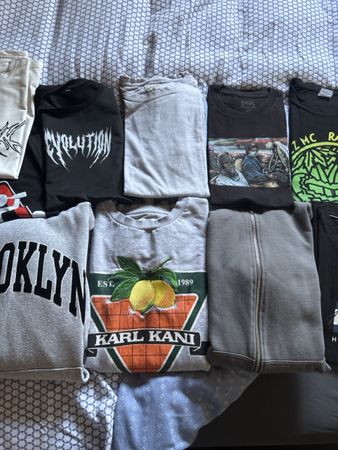 T-Shirts & Pullover Mix: Karl Kani, Tommy, Calvin K. & mehr!