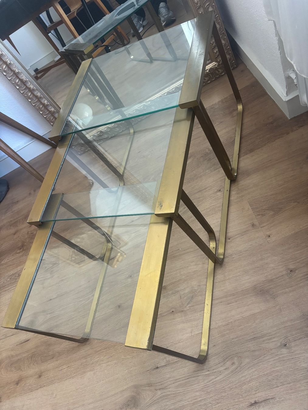 Tavoli: Table basse vintage en verre et métal doré, chic! – Usato da Neuchâtel venduto da luc_8c68