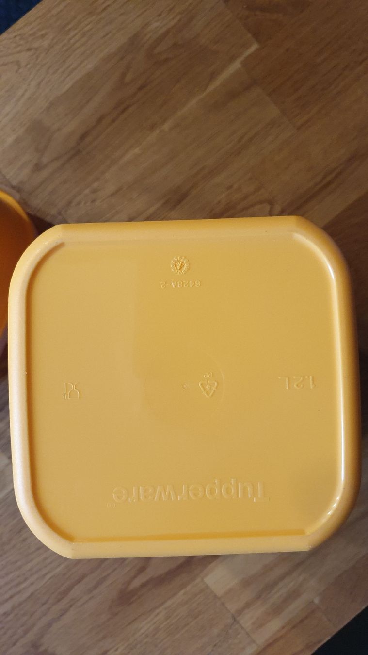 Tupperware Contenitori & Simili: Tupperware Dosen, Gelb ,2- er Set Top! – Usato da Laufenburg venduto da megane1959 2